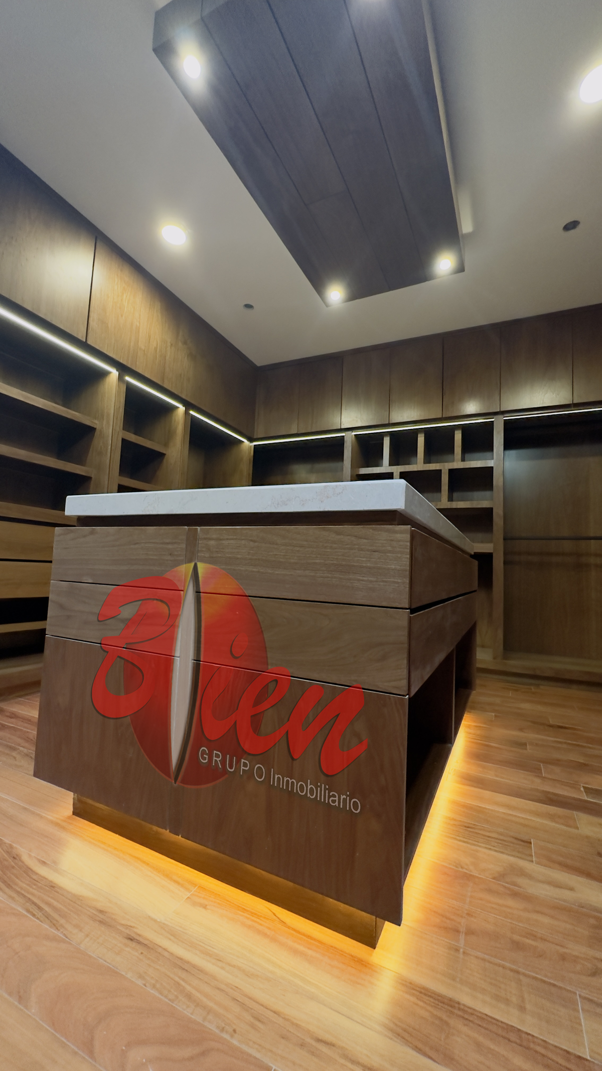Walking Closet