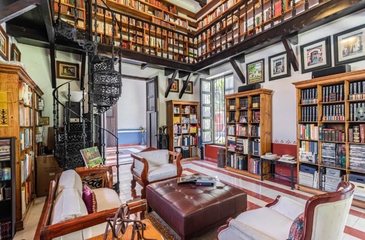 10 de 26: Super biblioteca.