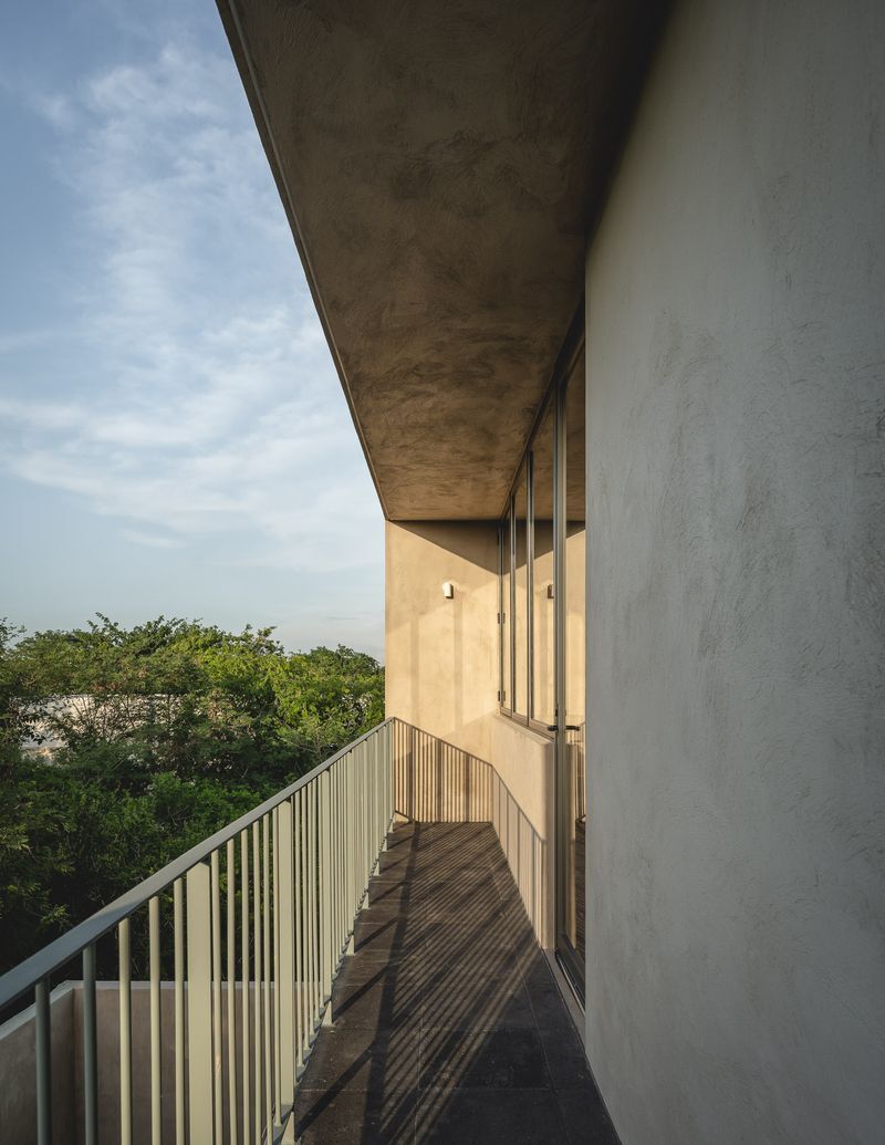 13 of 19: Balcón, Recámara Principal