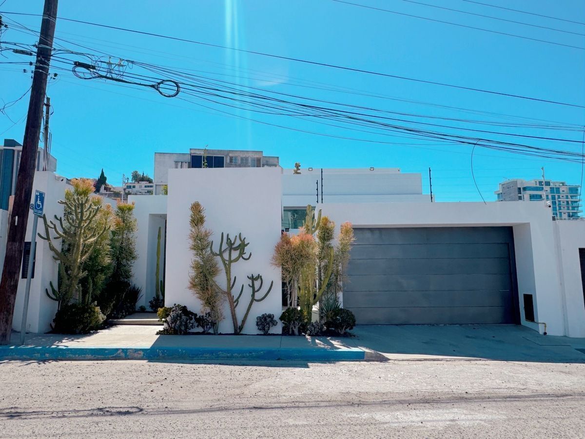 SALE OF EXCLUSIVE RESIDENCE IN COLONIA MADERO - CACHO - foto 1