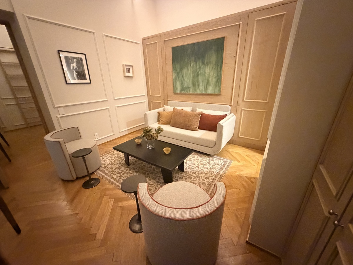 1 de 13: Estancia con cama abatible