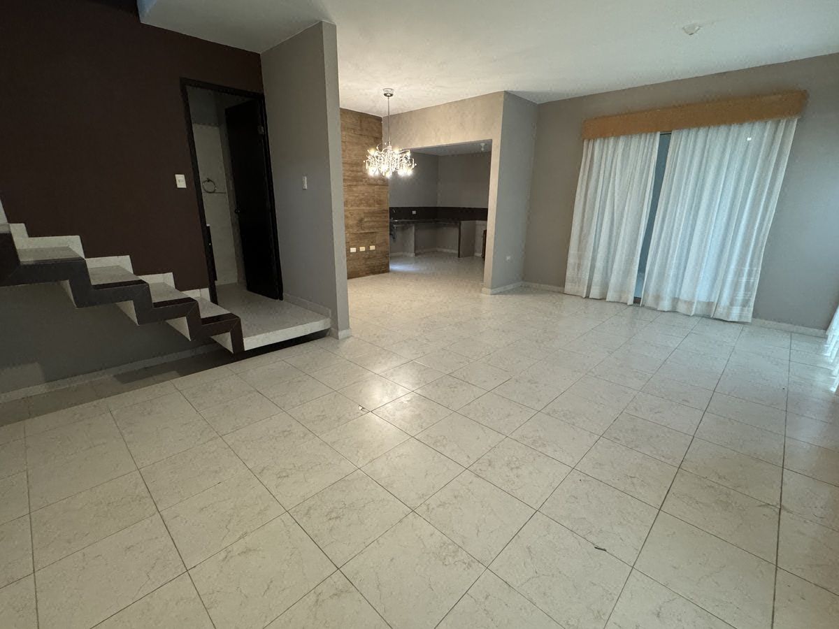 Bonita casa de tres recámaras, en perfecta ubicación., foto 1 de 11