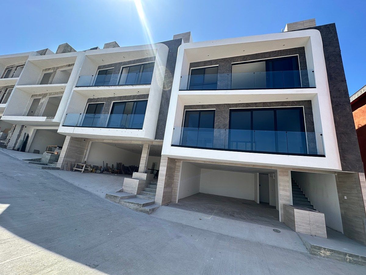 PREVENTA  | TOWNHOUSES EN VILLALOMAS (zona Hipodromo), foto 1 de 10