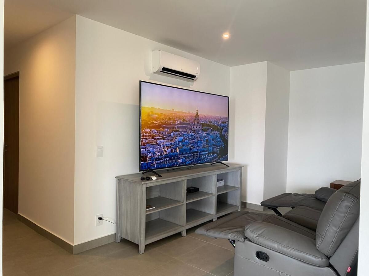 5 of 25: Sala de tv