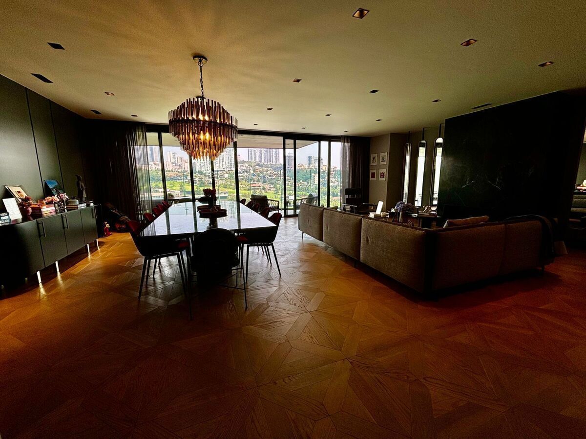 43, Boulevard Bosque Real, 001, Bosque Real, 52770 con 3 Recámaras, 3 Baños, 470 Metros Cuadrados y 4 Puestos de Estacionamiento