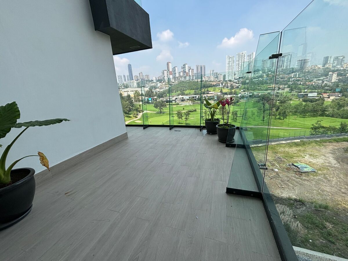 43, Boulevard Bosque Real, 001, Bosque Real, 52770 con 3 Recámaras, 3 Baños, 470 Metros Cuadrados y 4 Puestos de Estacionamiento