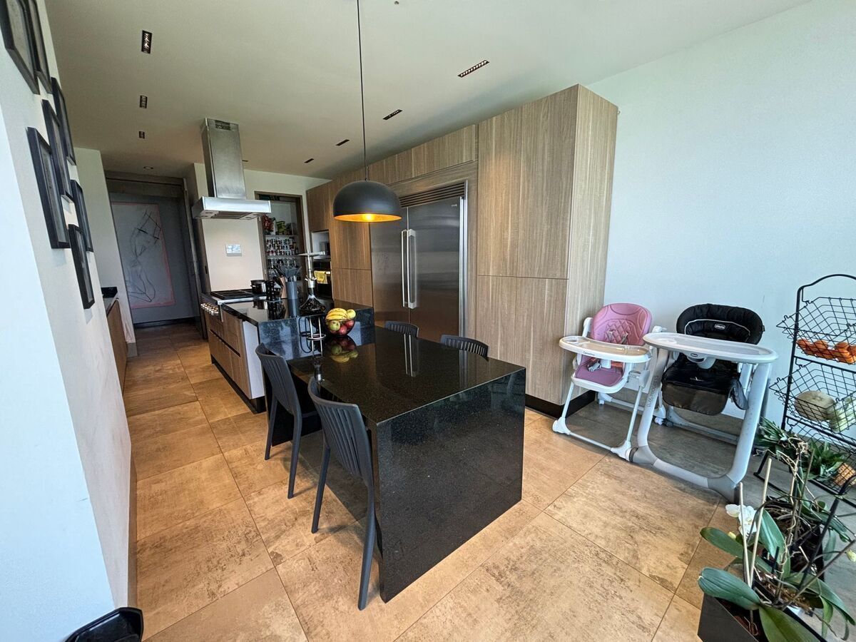 43, Boulevard Bosque Real, 001, Bosque Real, 52770 con 3 Recámaras, 3 Baños, 470 Metros Cuadrados y 4 Puestos de Estacionamiento