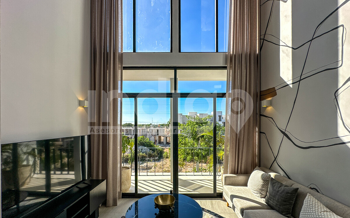 4 de 36: Sala con Techos a Doble Altura