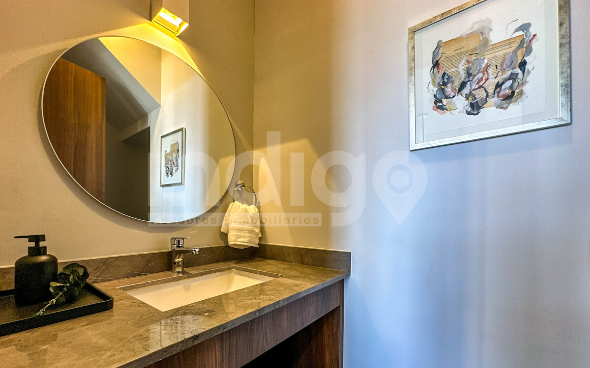 9 de 36: Baño de Visitas