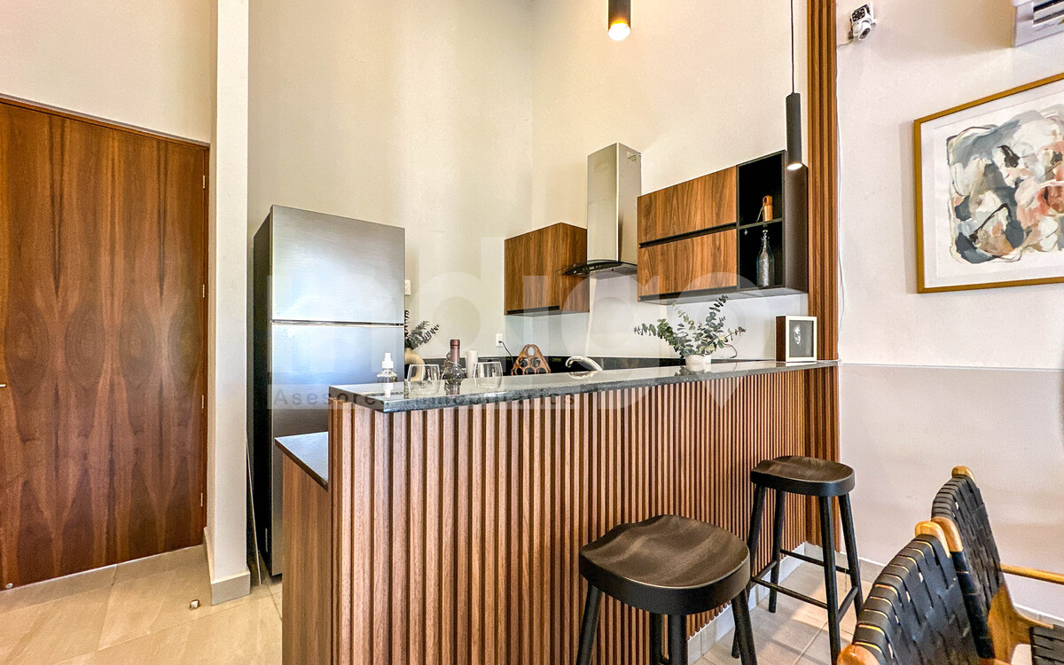 6 de 50: Cocina con Barra Desayunador