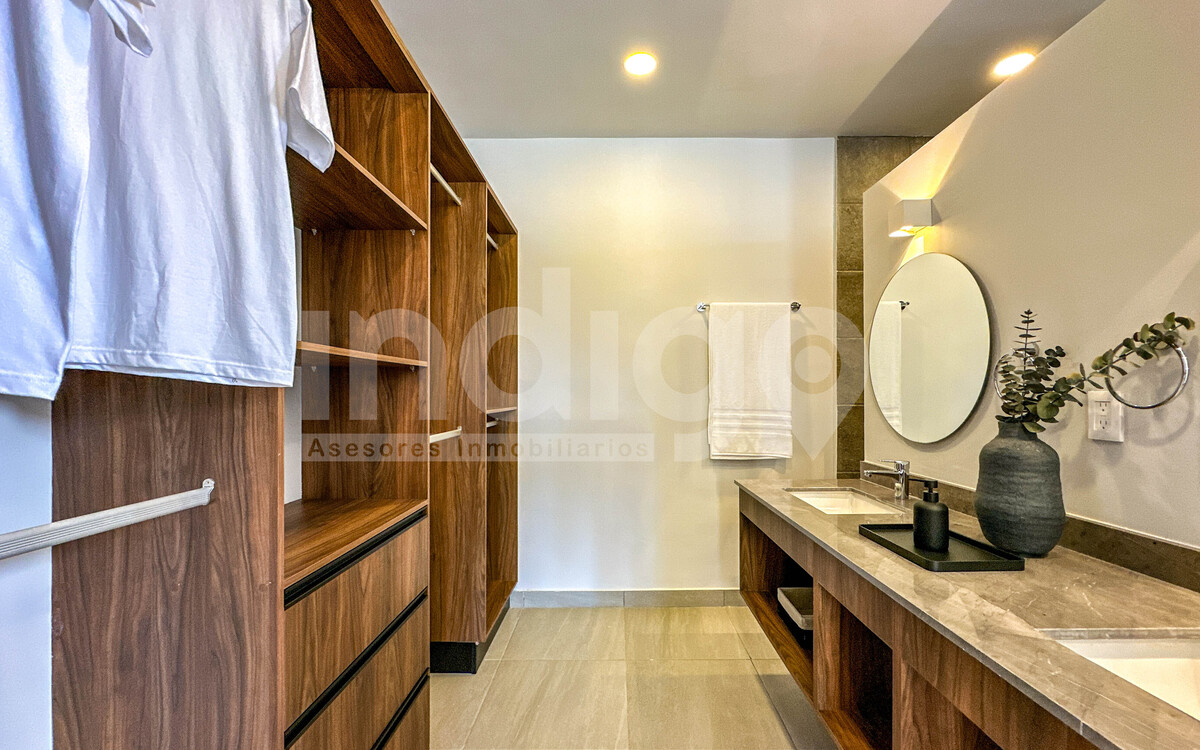 17 de 50: Baño Recámara Principal