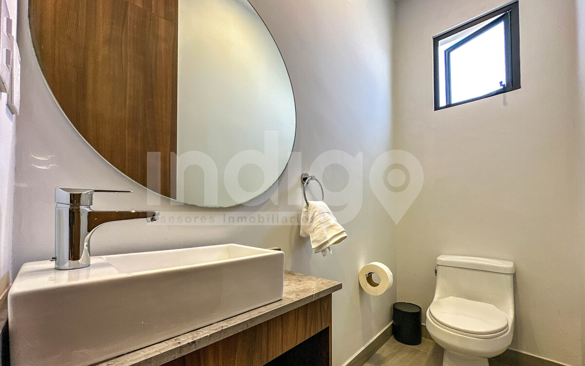 12 de 50: Baño de Visitas