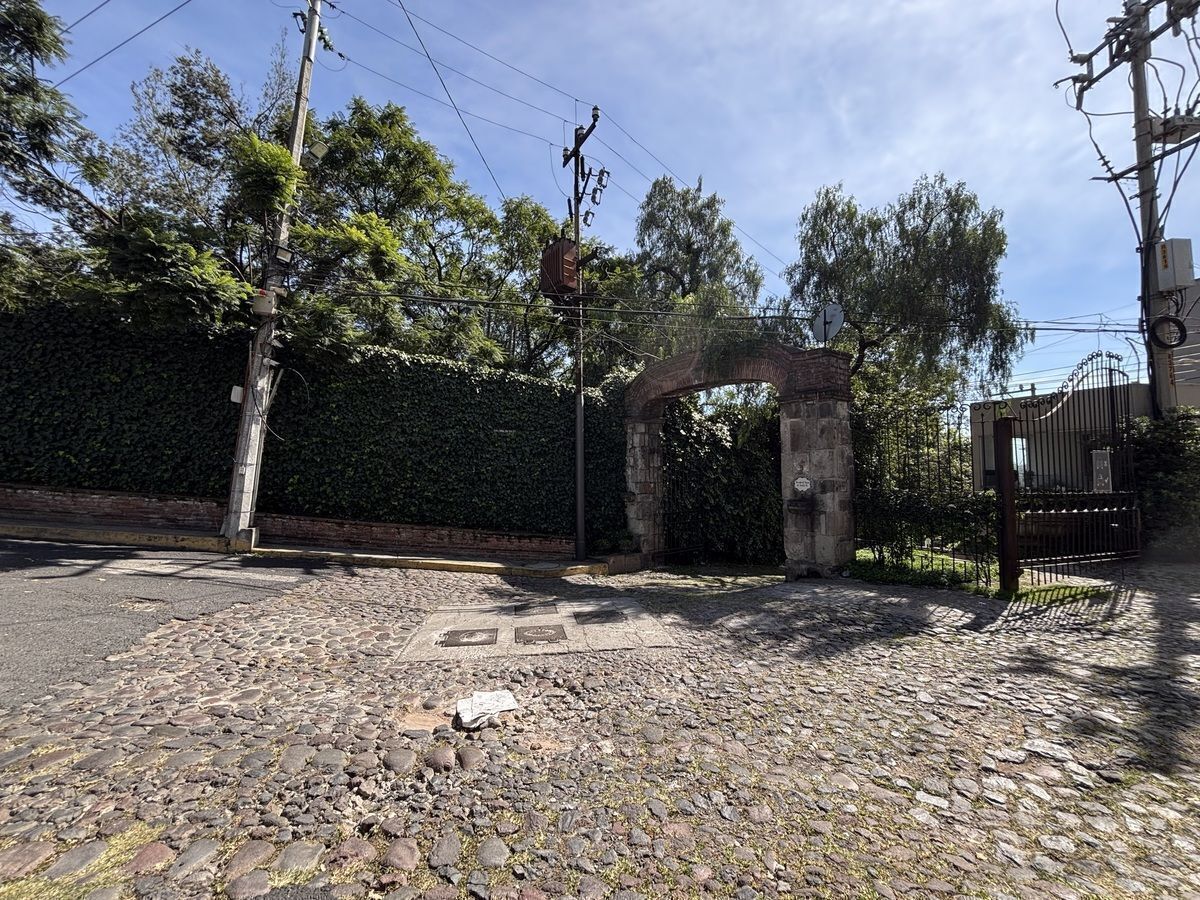 17 de 17: Entrada de la privada