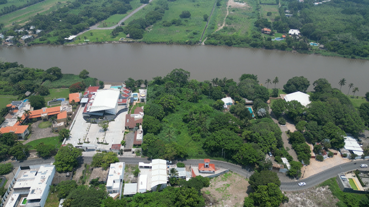 Terreno de 7,126 m2 en venta en Playa de Vacas. MEDELLÍN, VERACRUZ