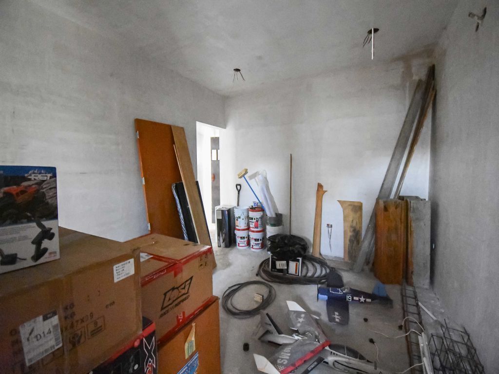 9 de 23: Departamento en obra gris