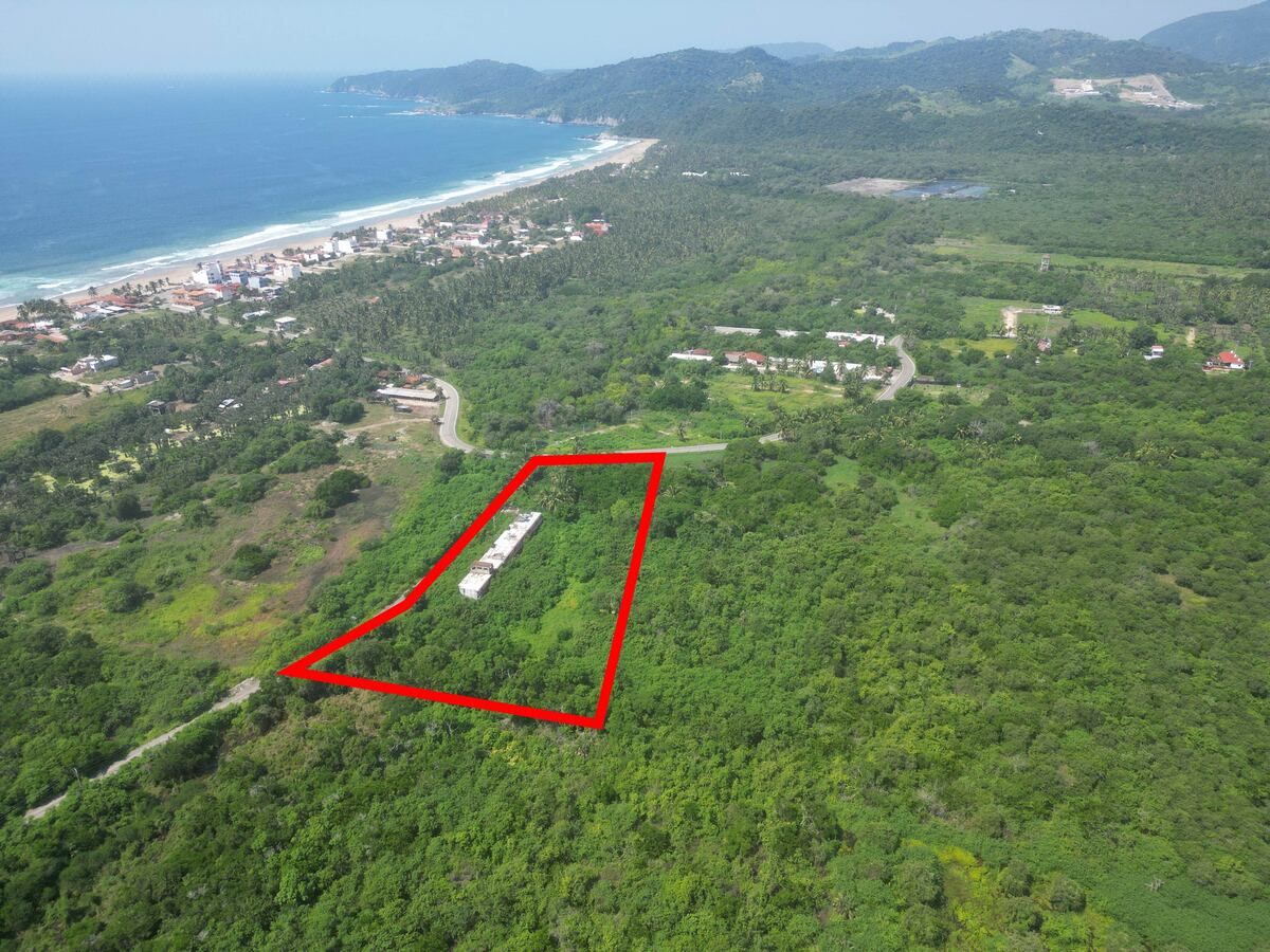 Parcela en Playa Larga Zihuatanejo