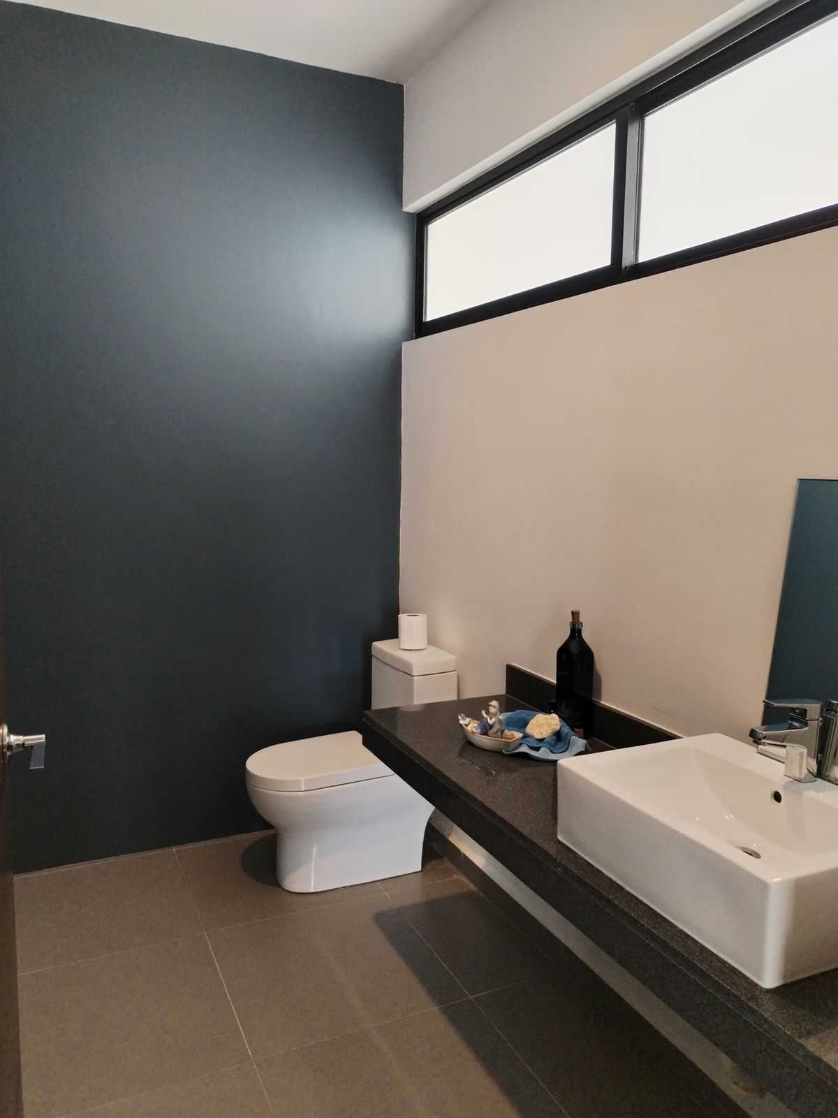 5 de 25: Medio baño social