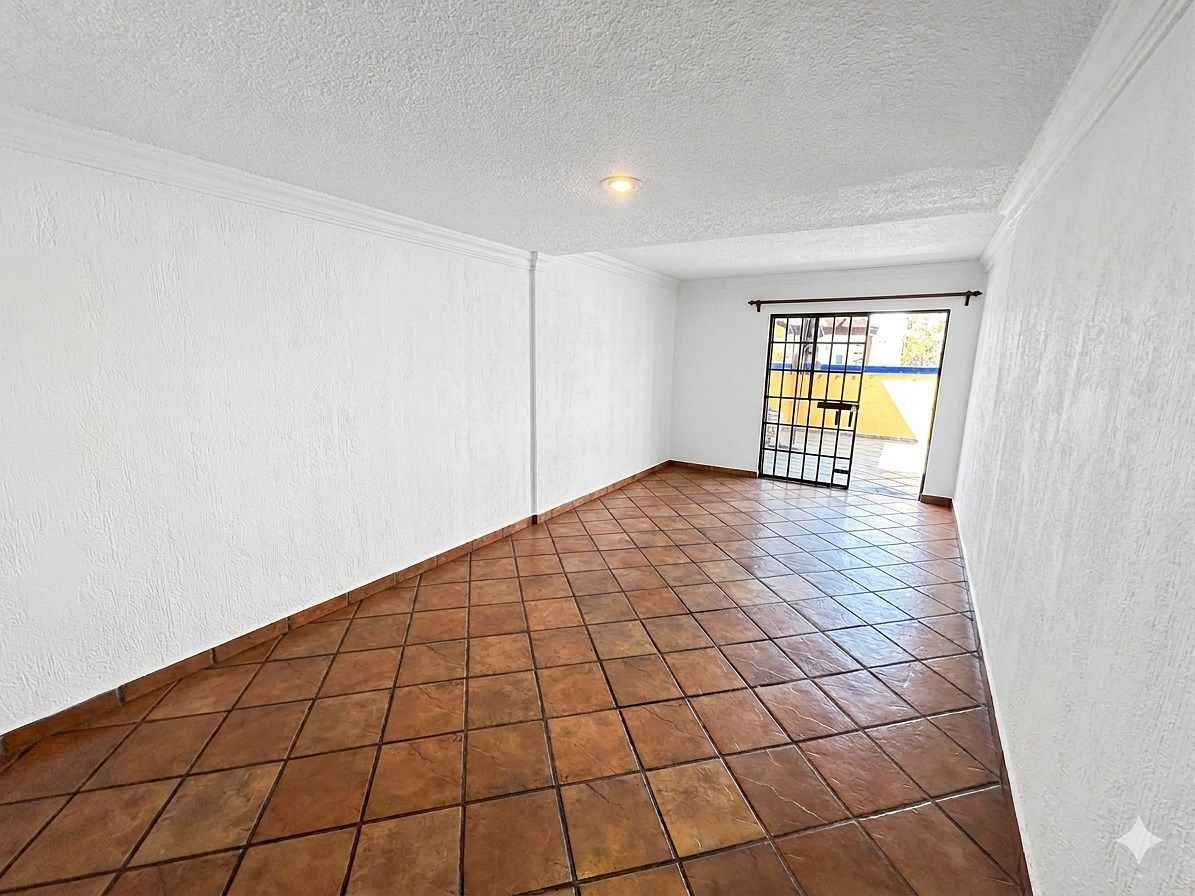 sala adultos en blanco, foto 11 de 36