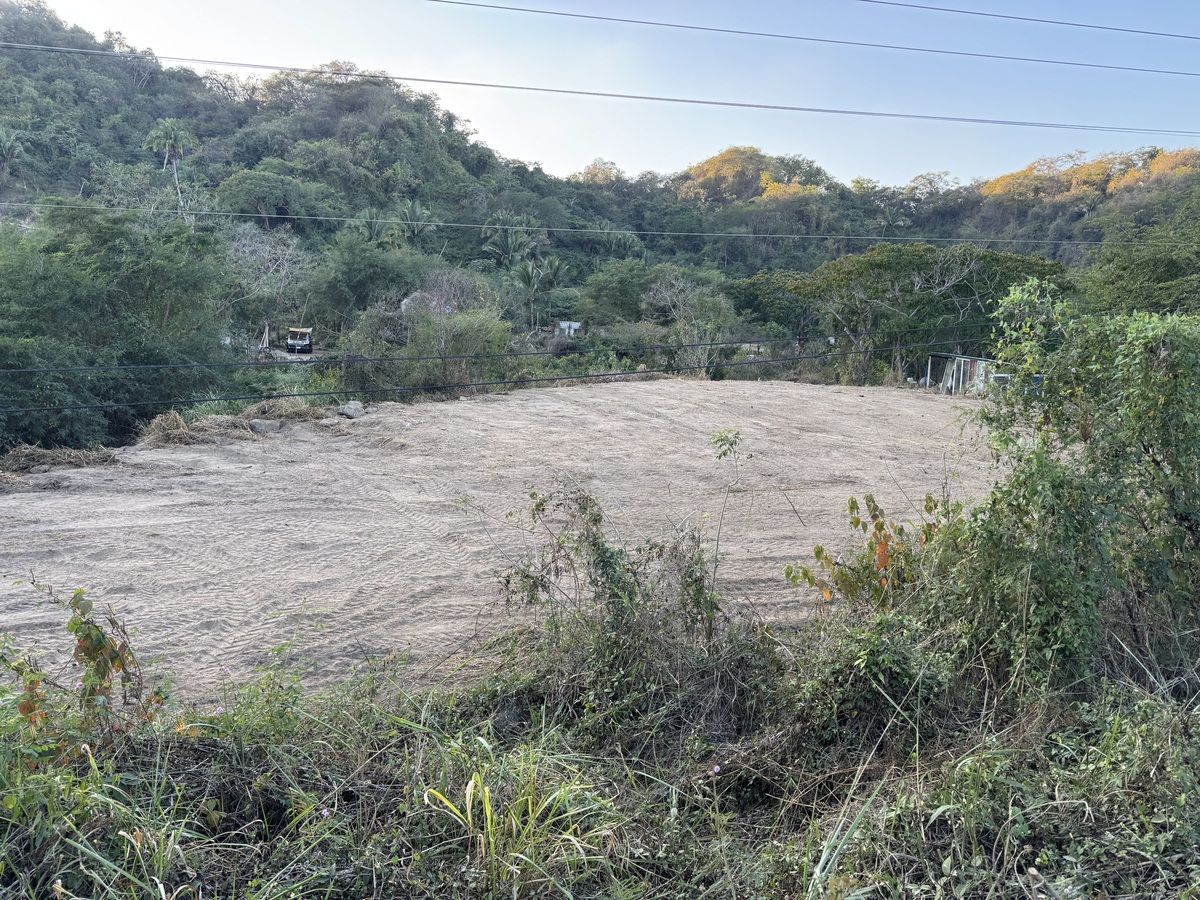 3 of 7: VISTA DE ARRIBA DE LA CARRETERA