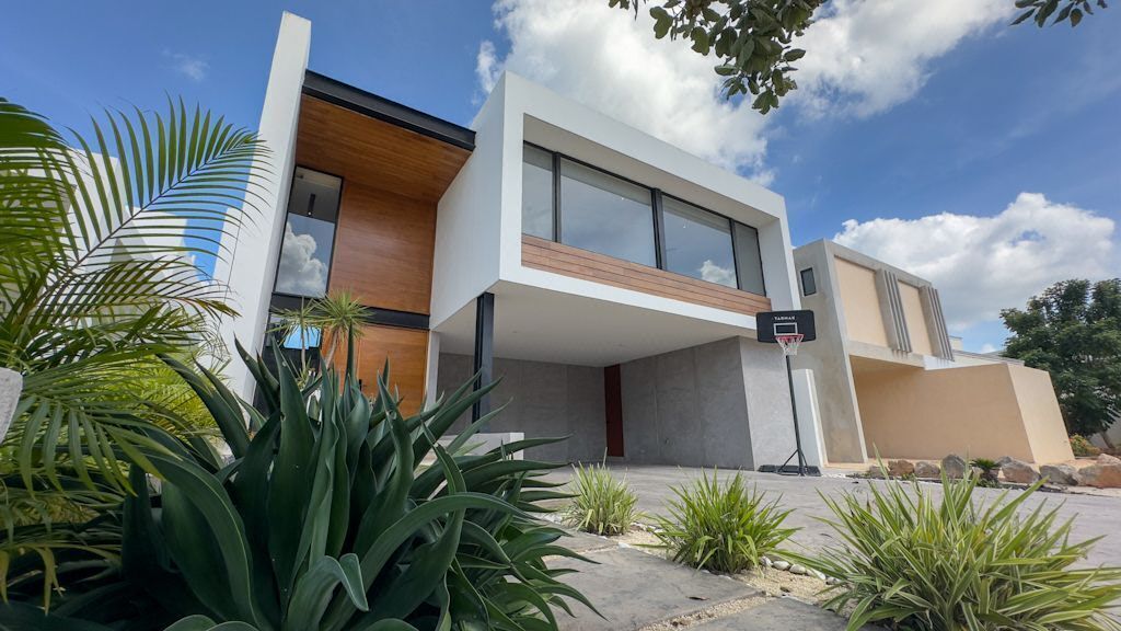 Venta de casa en privada residencial Parque Natura