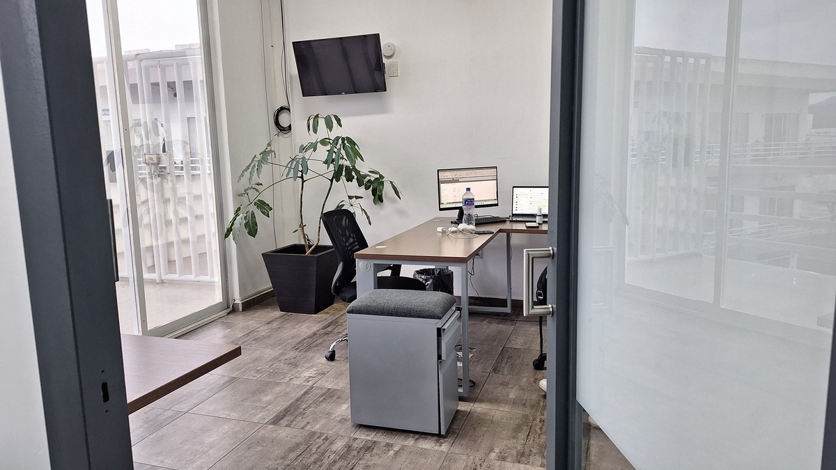 3 de 28: Venta local comercial  250 m2 Juriquilla Querétaro