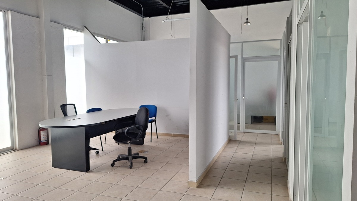 24 de 28: Venta local comercial  250 m2 Juriquilla Querétaro