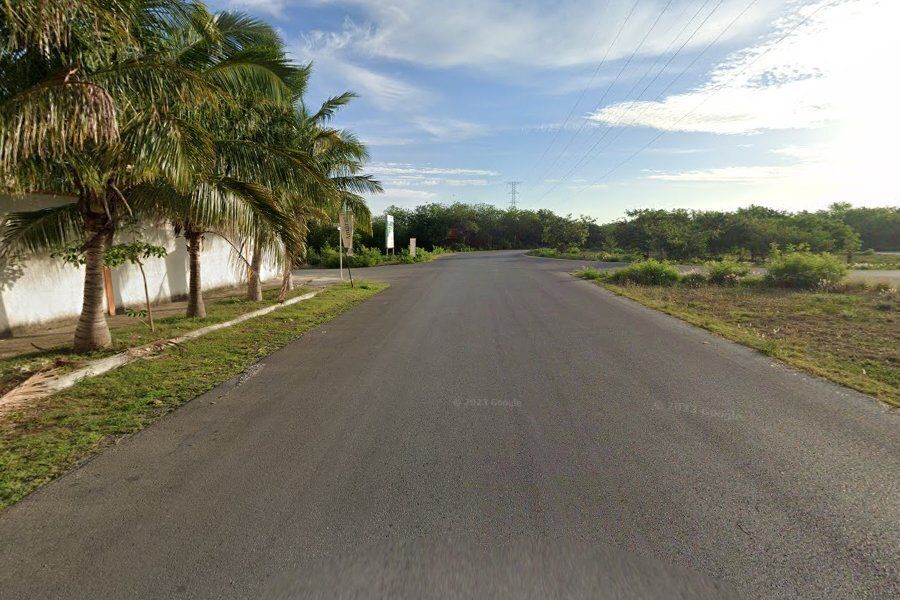 2 of 8: Con accesos pavimentados