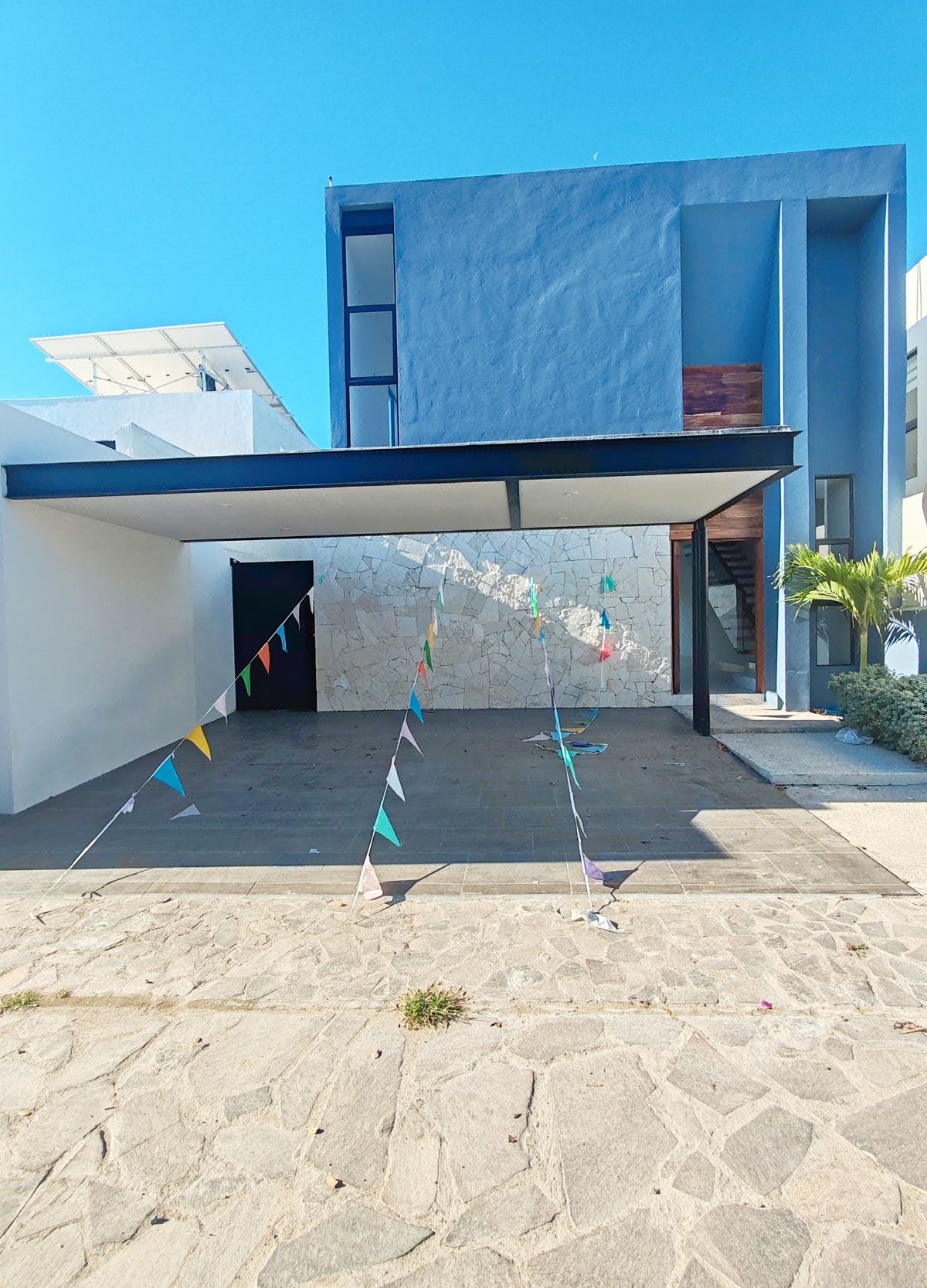 Casa en venta con alberca en coto privado, Colima