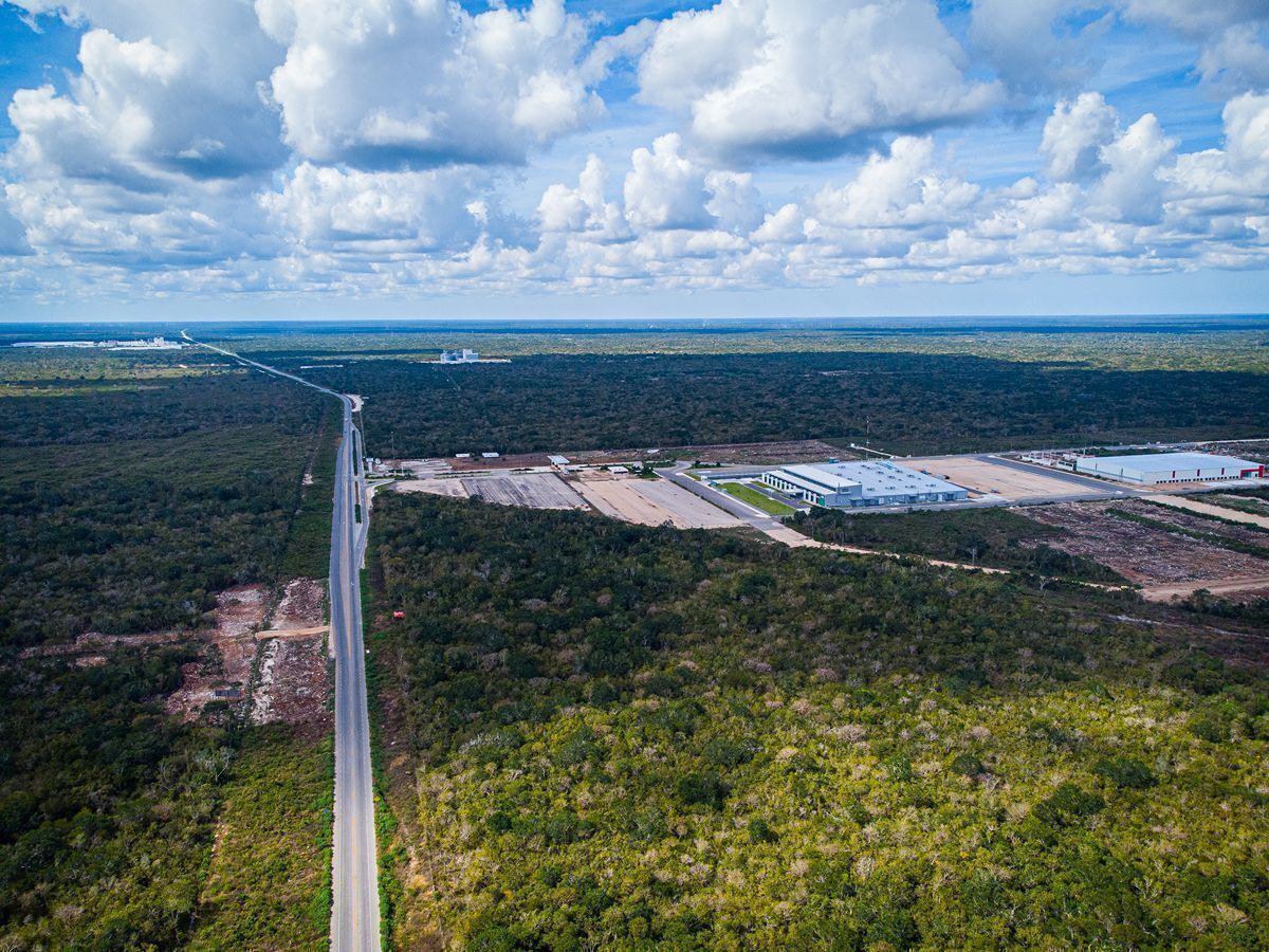 10 de 14: ACCESO CARRETERA
