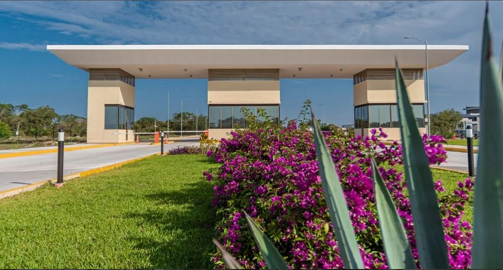 12 de 14: ACCESO PARQUE