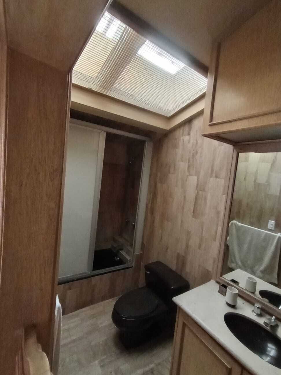 23 of 39: BAÑO RECAMARA PRINCIPAL