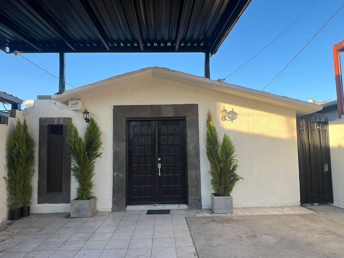 1 of 11: Entrada principal