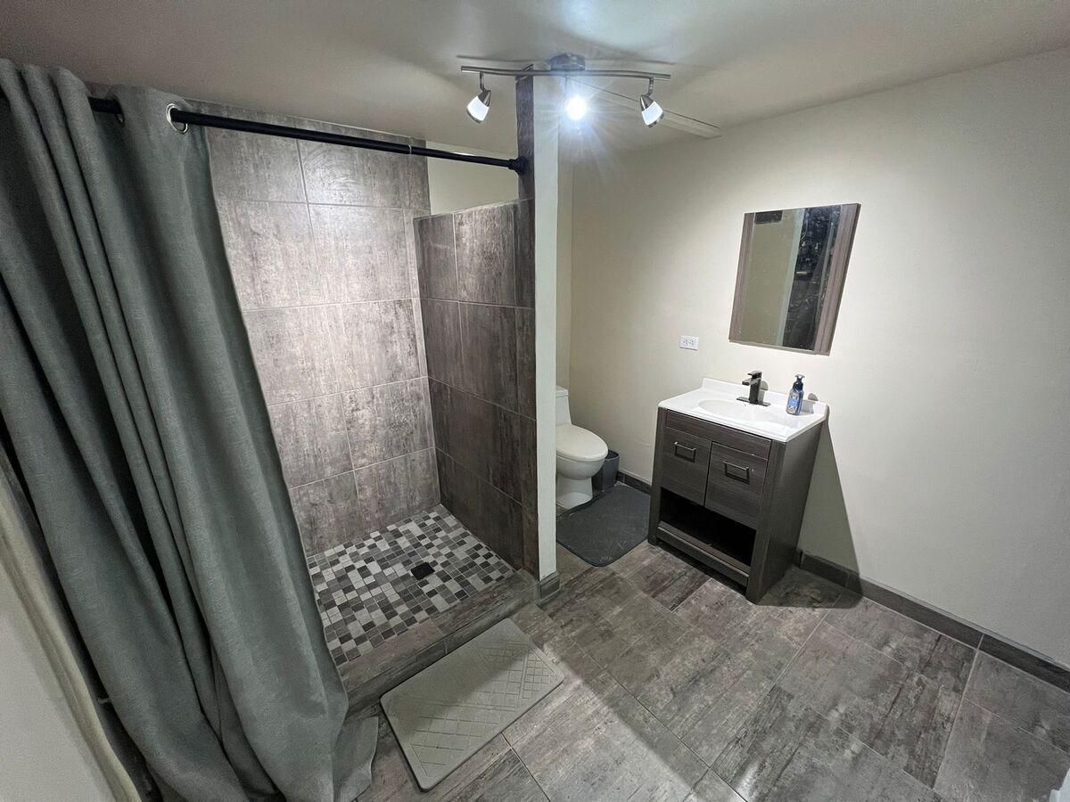 3 of 11: baño cuarto principal