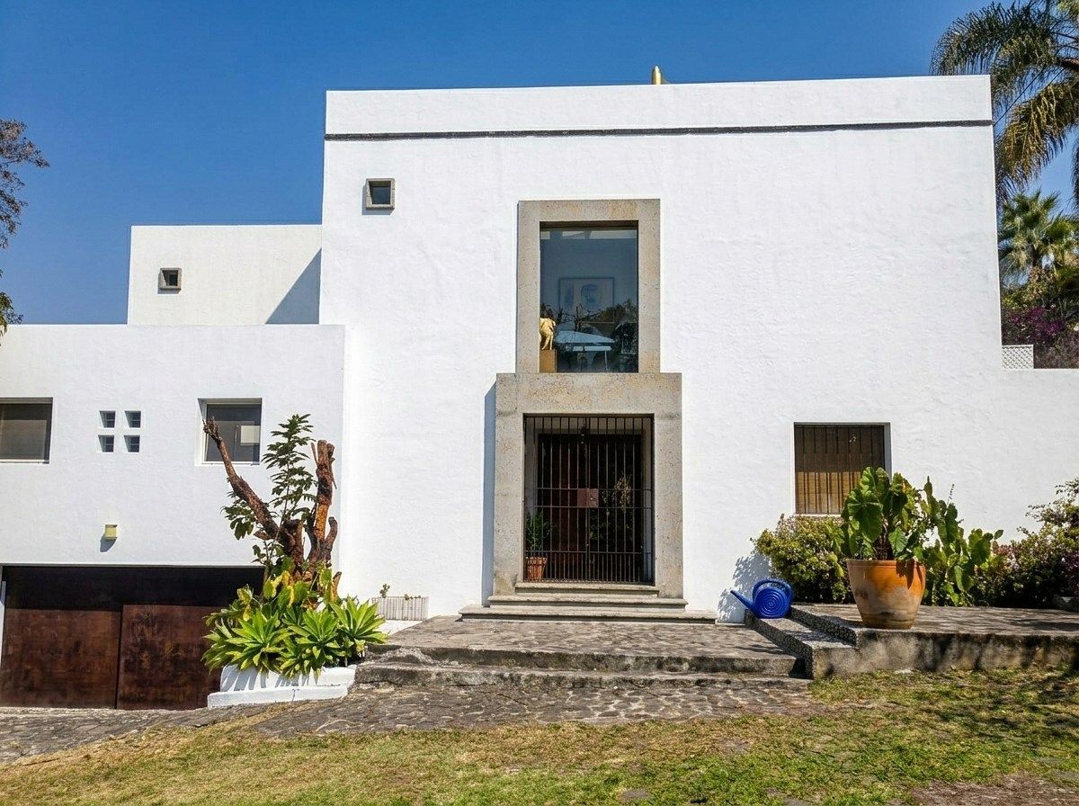 FACHADA AL EXTERIROR, foto 1 de 36