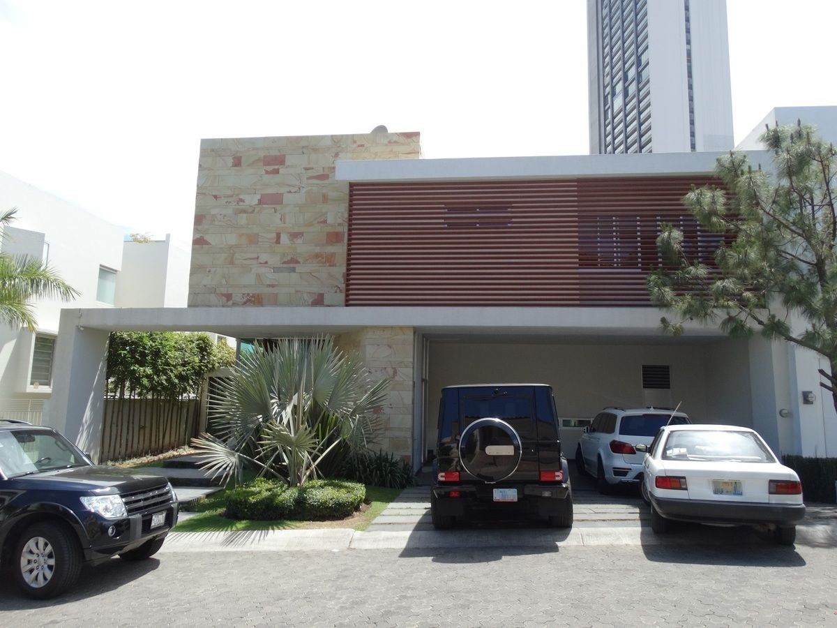 1 de 27: CASA EN VENTA EN PONTEVEDRA, ZAPOPAN, JAL.