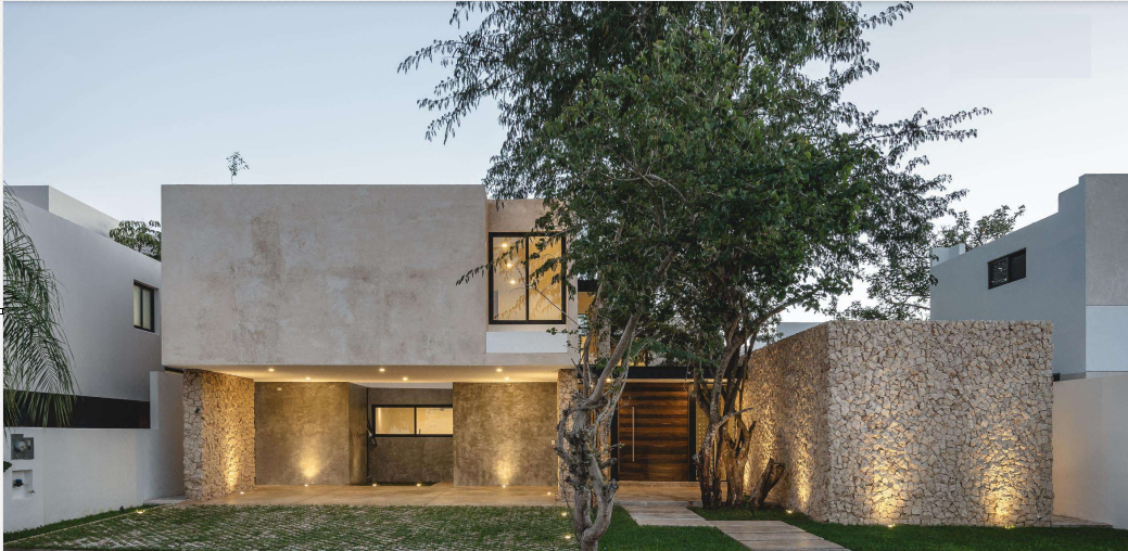 En Venta Casa de Lujo con Alberca en Privada con Ameninades. Merida, Yucatán