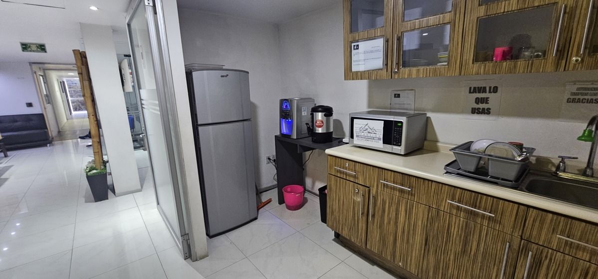 16 of 21: area de cafe