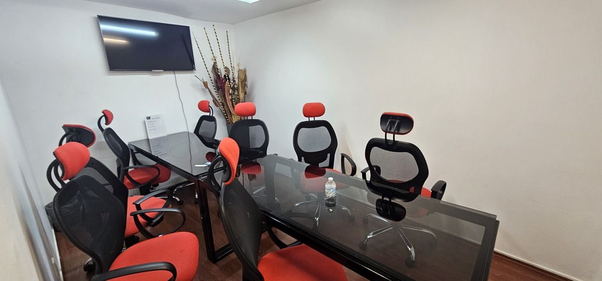 15 of 21: sala de juntas