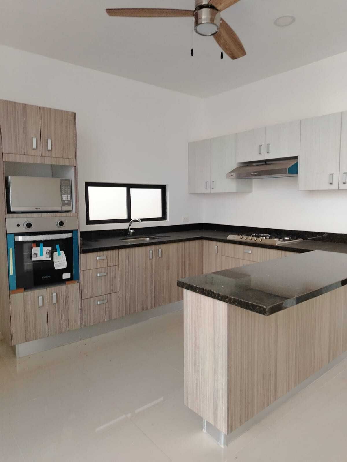 3 de 11: Cocina equipada con parrilla, horno y microondas