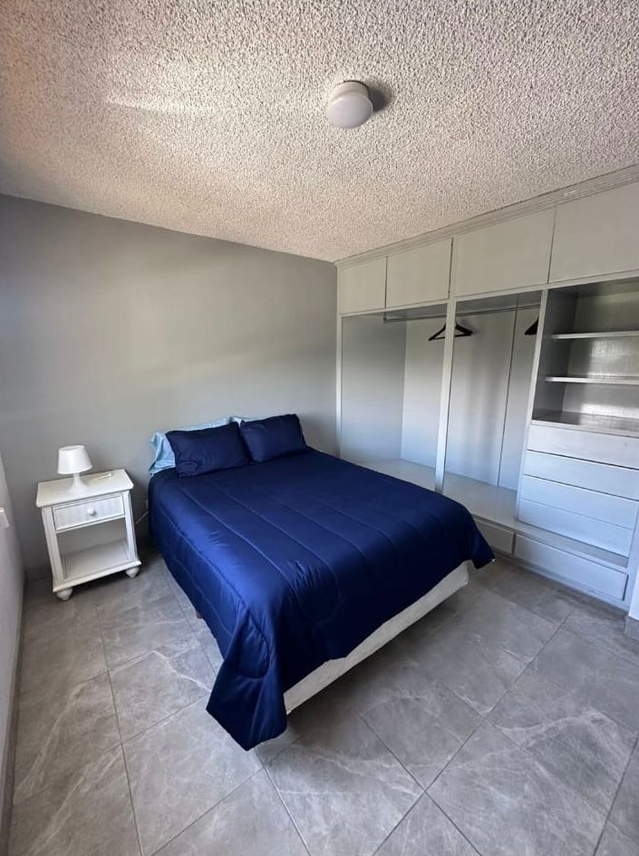 1 de 9: Habitación con cama queen y closet