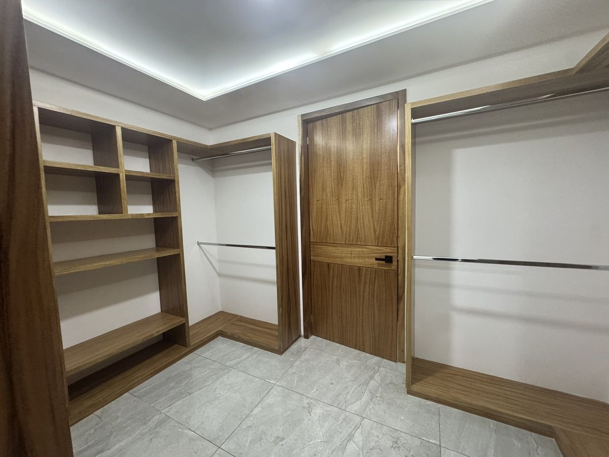 12 de 32: Vestidor Recámara Principal