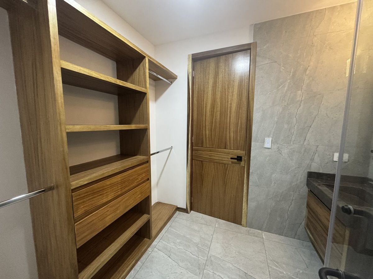 20 de 32: Vestidor Recámara Secundaria