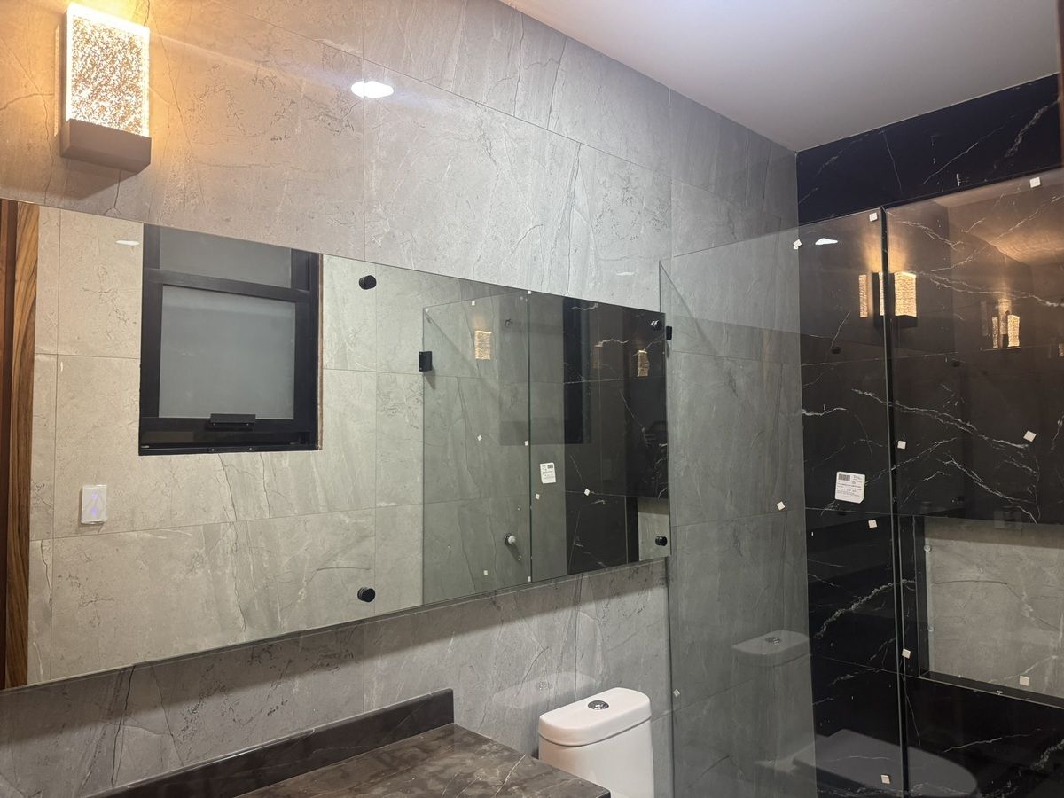 32 de 32: Baño Completo en Roof Top