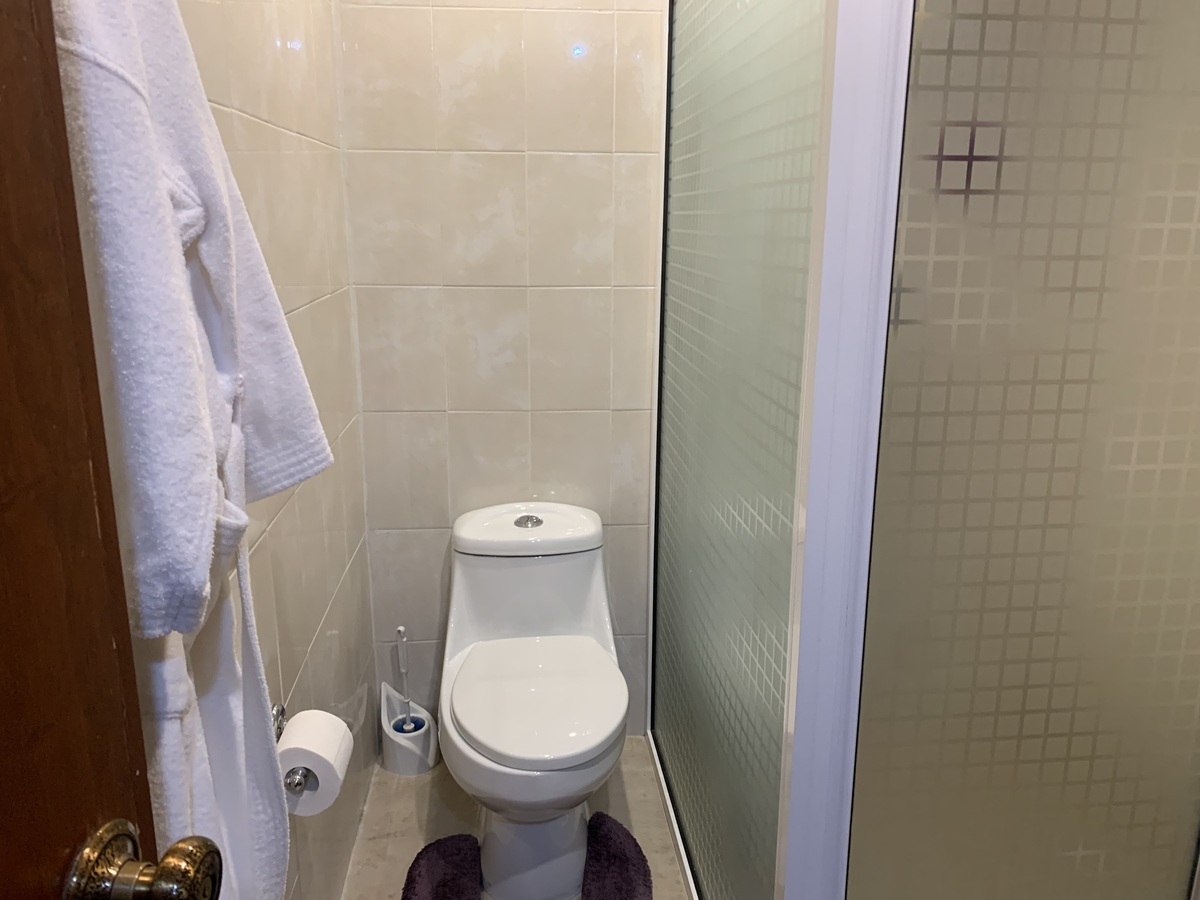 18 de 37: Baño 2