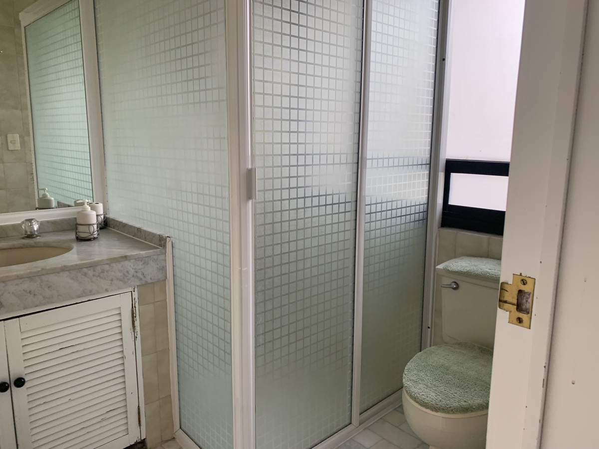 30 de 37: Baño principal