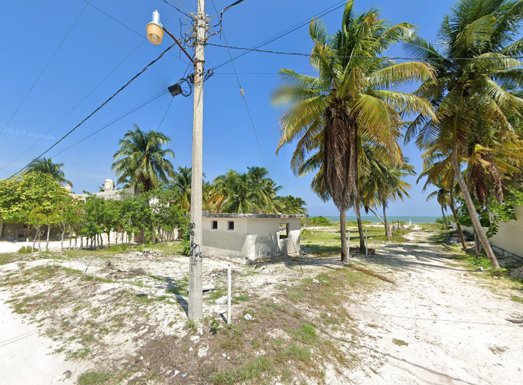 FRENTE AL MAR Terreno en venta con documentación al día, en San Crisanto Yucatán