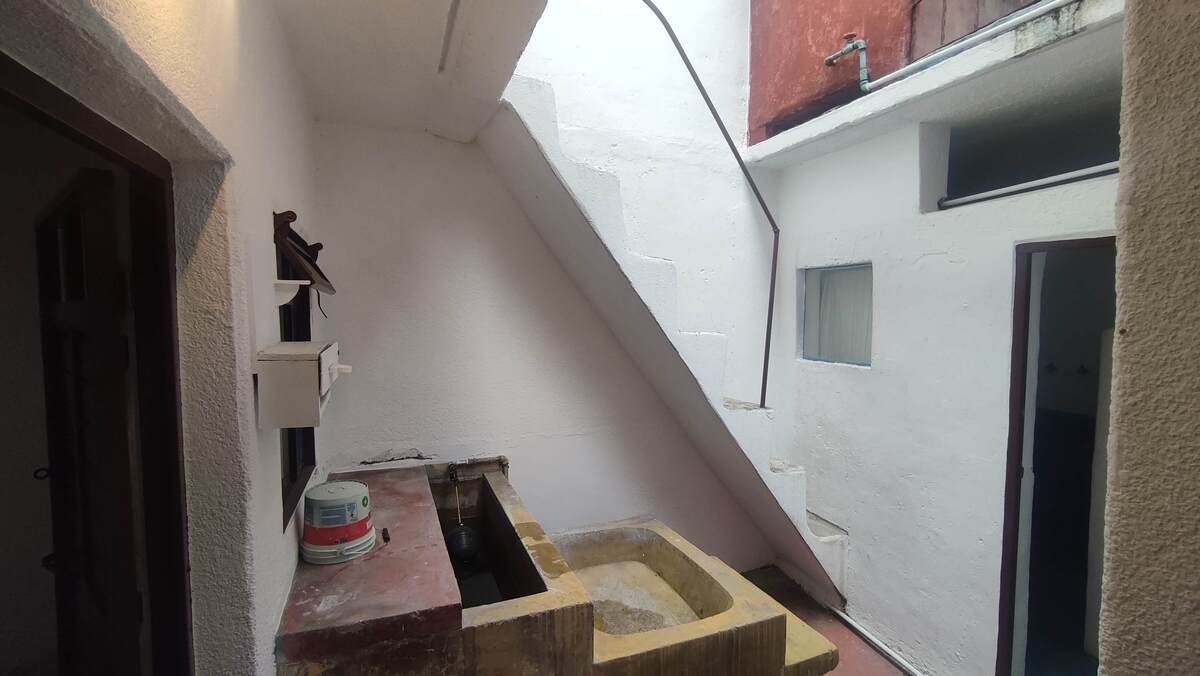 12 de 26: Área de Lavado Y Escaleras