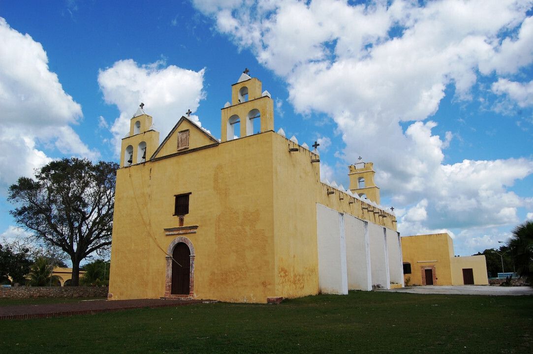 8 of 10: Cerca del centro de Cholul
