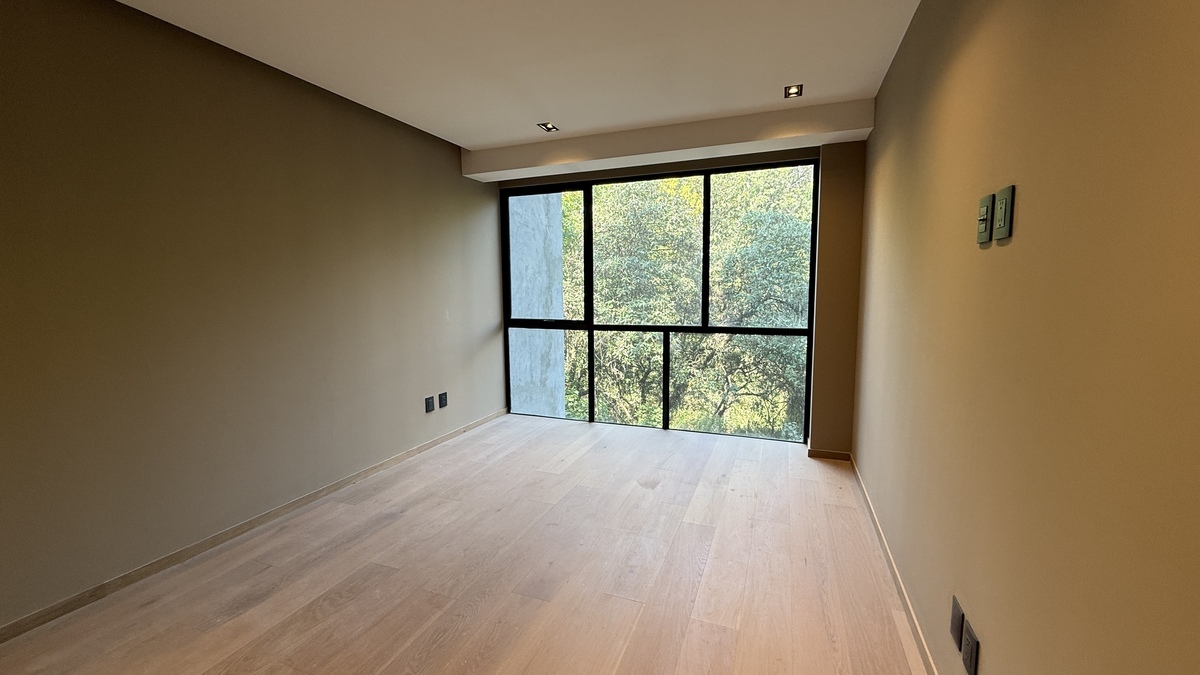 4 of 18: Recamara principal