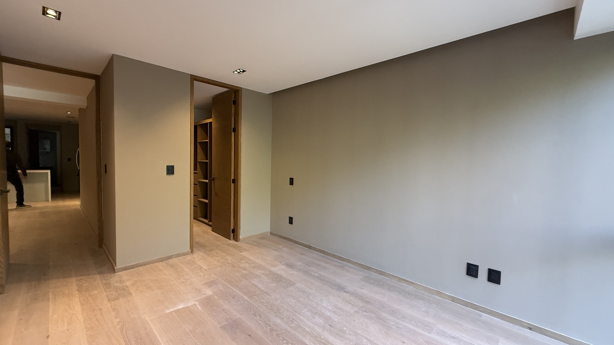 5 of 18: Recamara principal